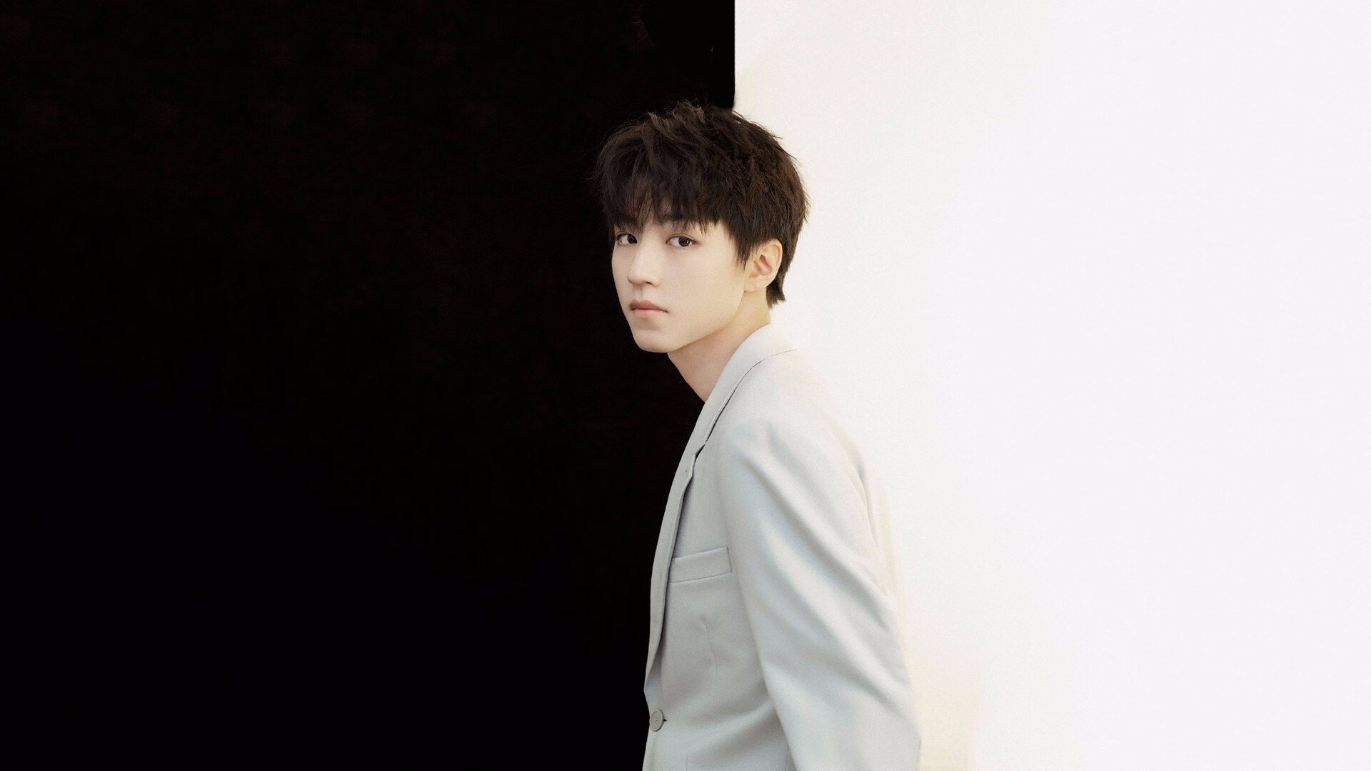 爱游戏体育APP下载-《虚拟现实电竞体验：沉浸式观赛开启新纪元》，沉浸式虚拟仿真场景