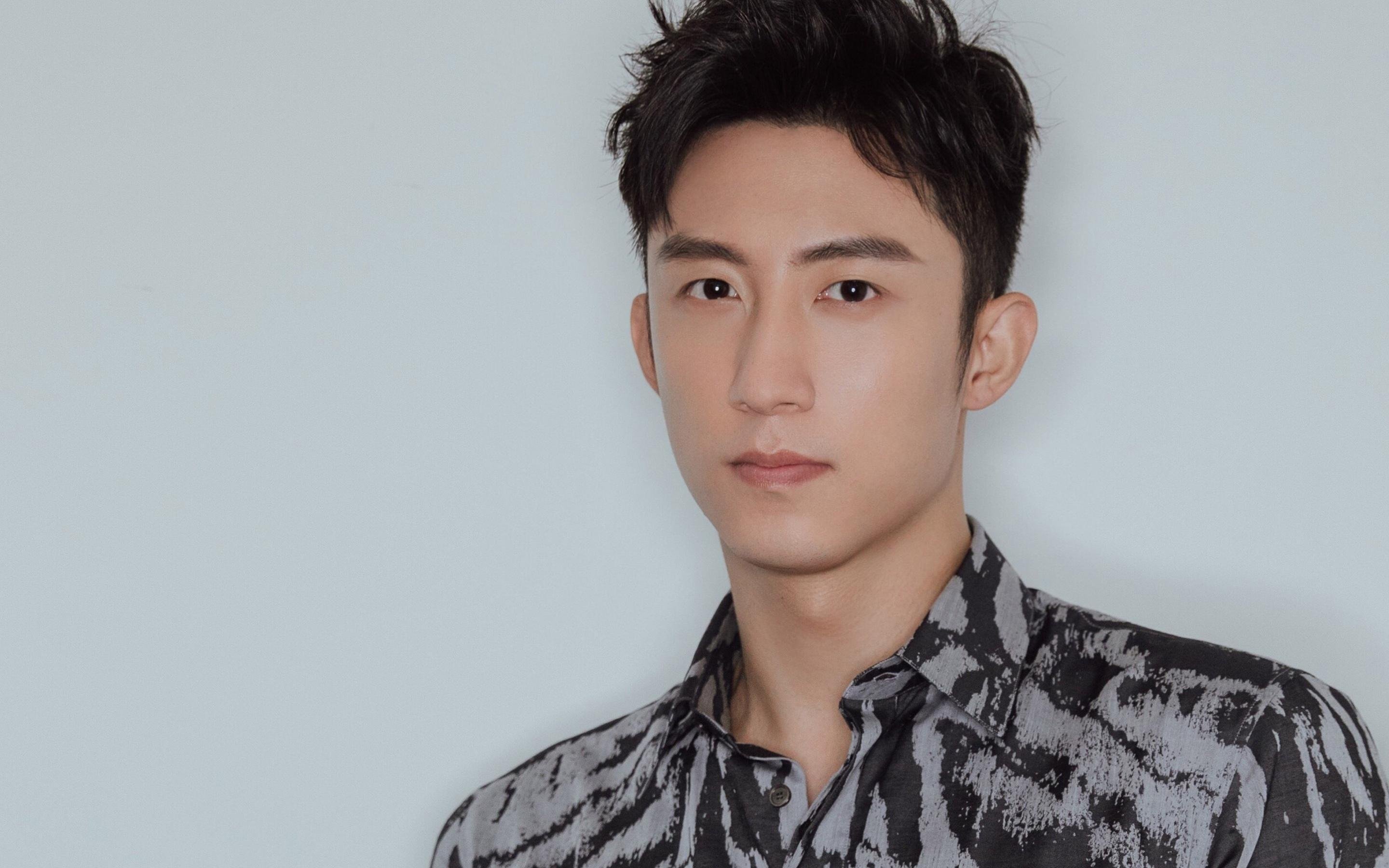 AYX体育官网-赛场奇迹：逆境中逆转赢得荣耀