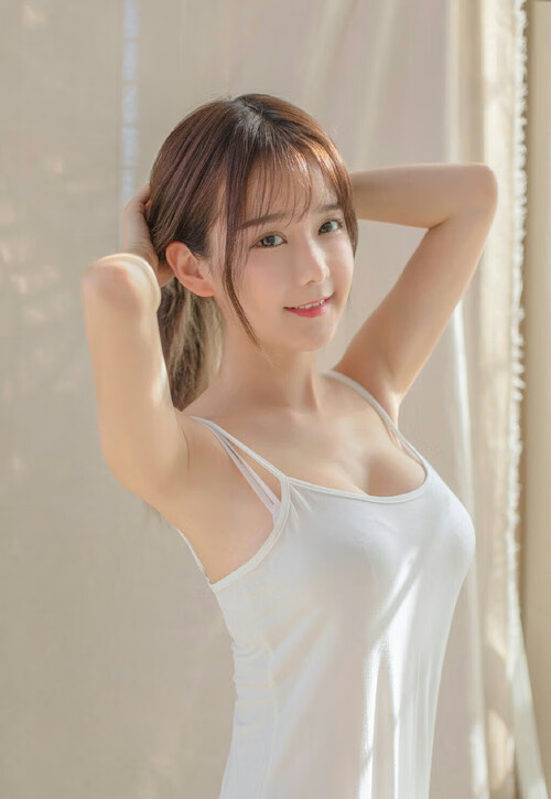 爱游戏官网-比赛中球员们拼尽全力，为球队赢得胜利，这场球赛的胜败关键是队员们的齐心协力