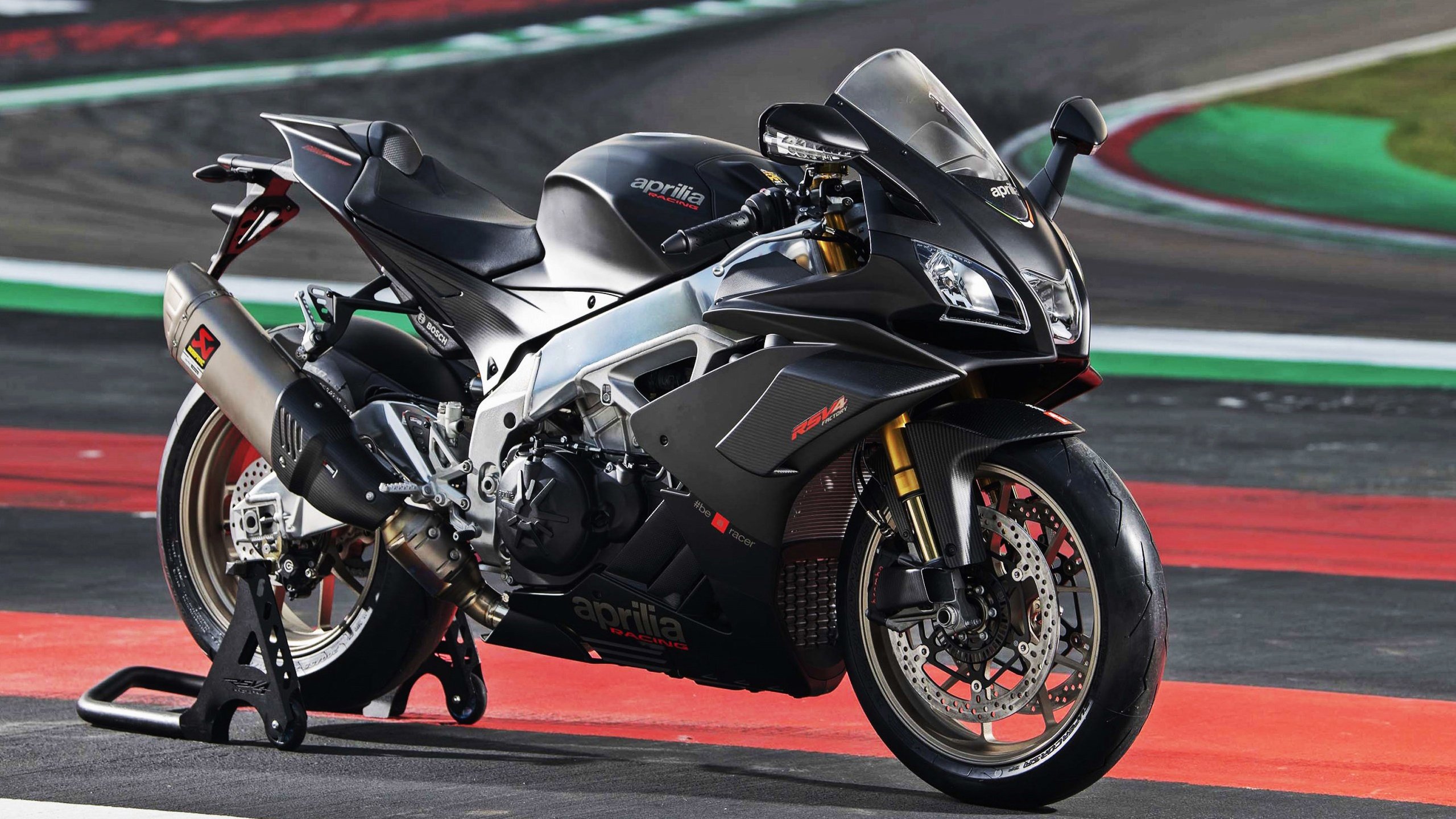 英雄联盟辅助位置操作要求提升意识成为重点，英雄联盟辅助位置重要吗