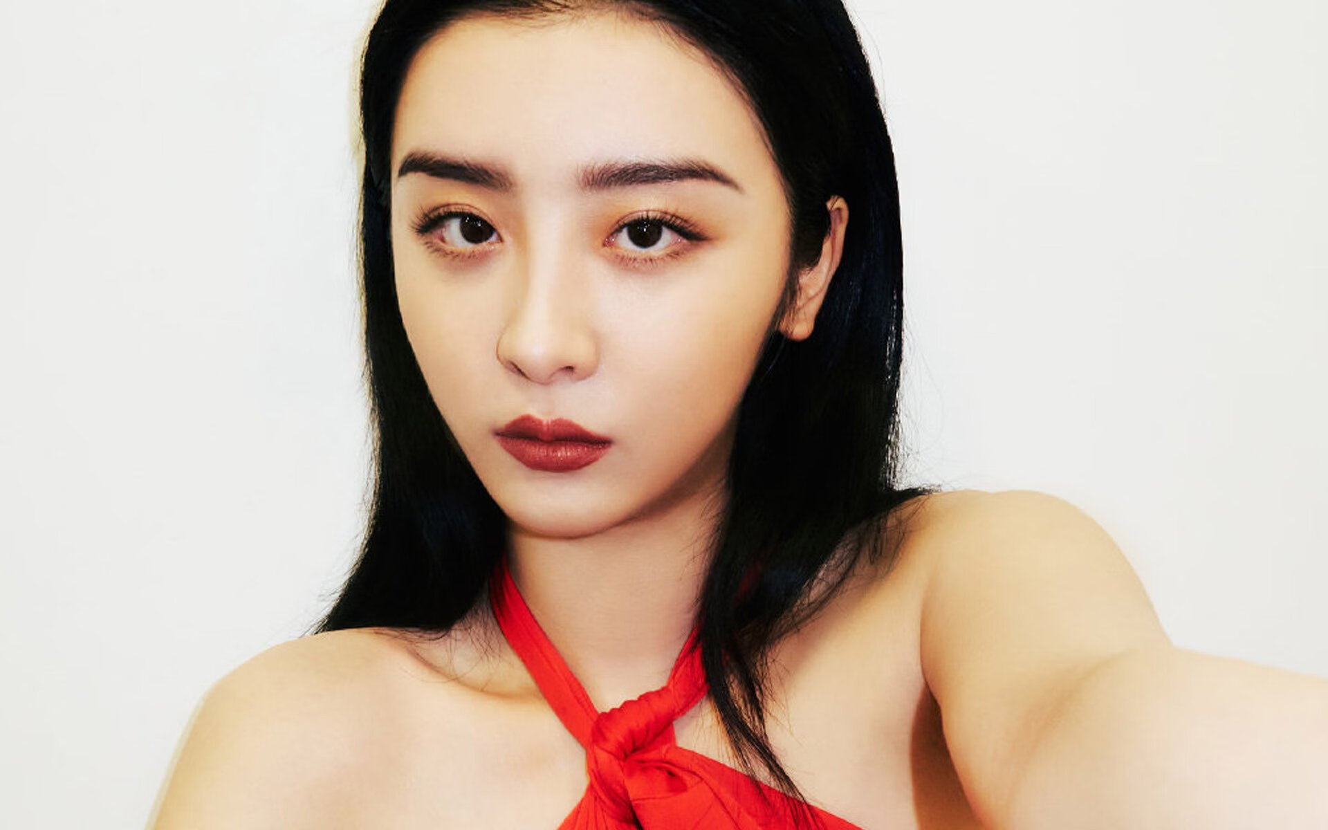 爱游戏登录入口-李娜亮相国际网球年会获致敬奖，李娜网球夺冠视频经典比赛