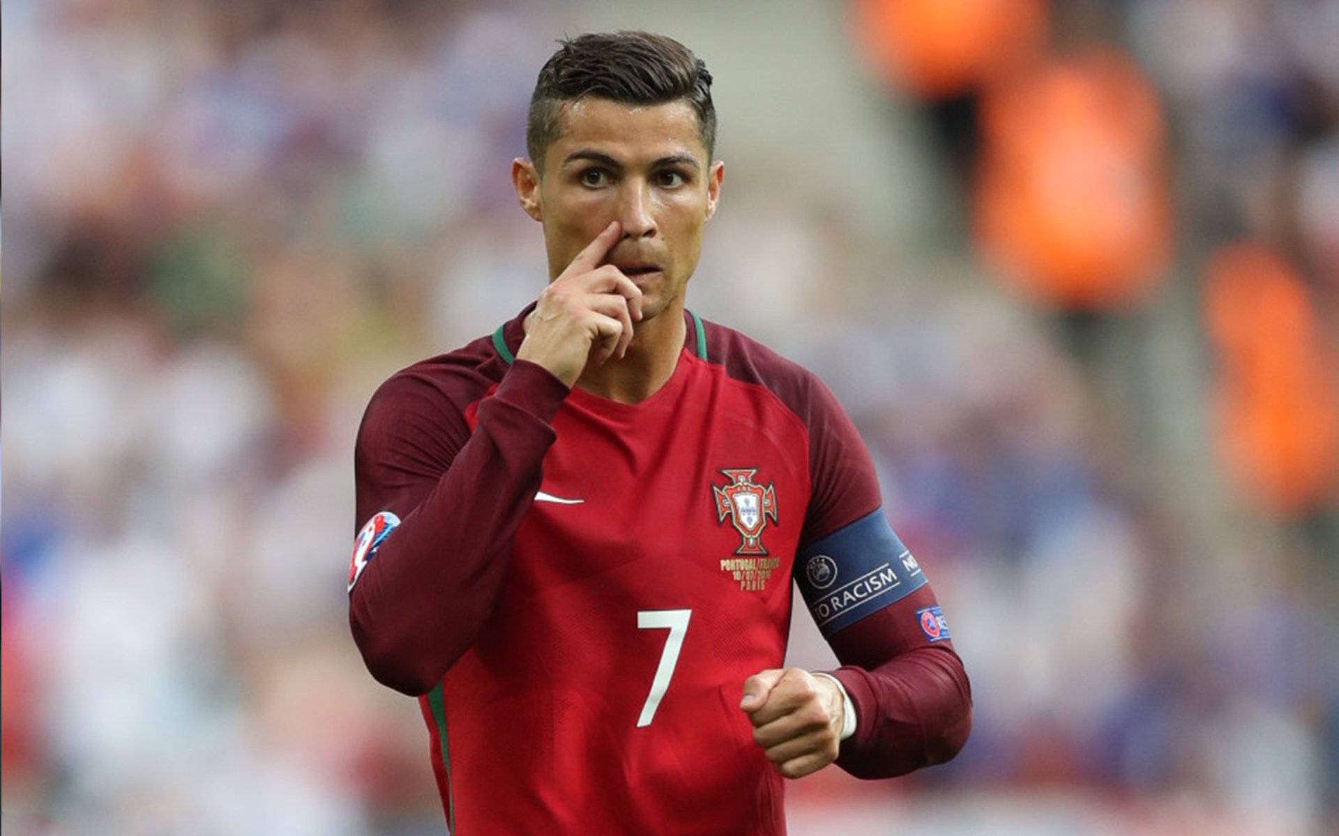 爱游戏官方-特斯·冯·迪克：在进攻和防守之间自由切换，助力南非队打出流畅配合